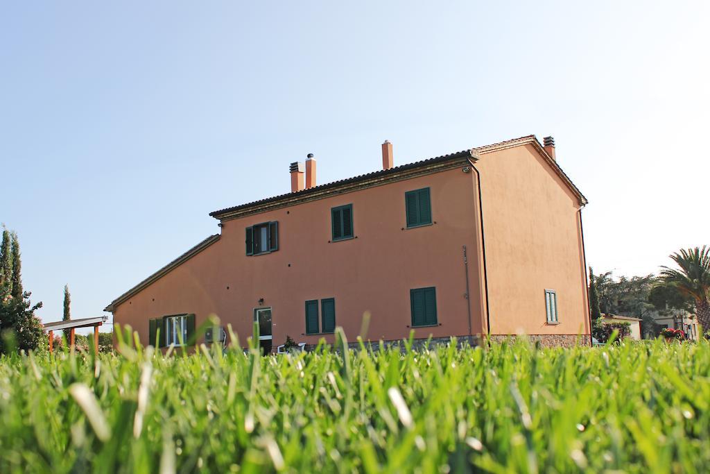 Agriturismo Ferruggini โบลเกริ ภายนอก รูปภาพ