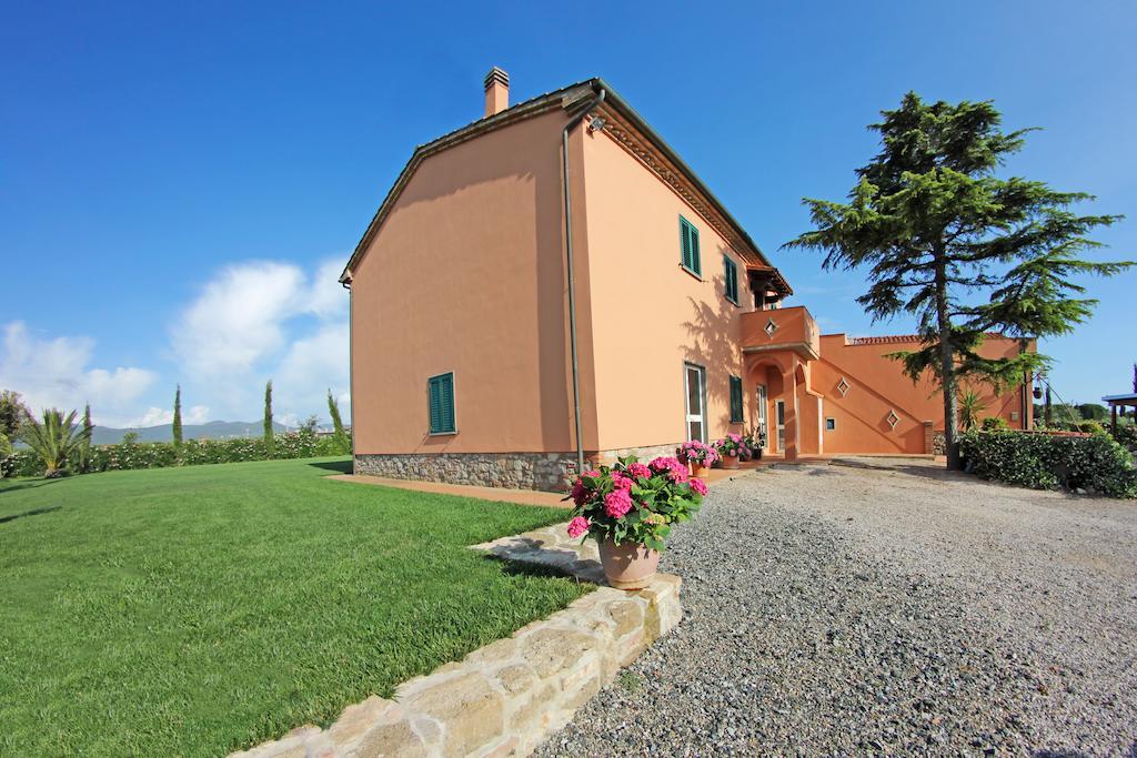 Agriturismo Ferruggini โบลเกริ ภายนอก รูปภาพ